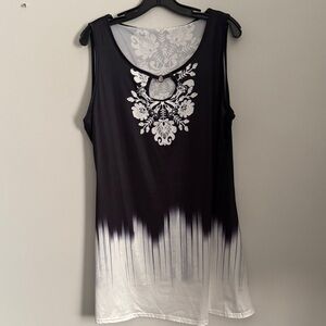 Sleeveless Black & White Ombre Floral Keyhole Tunic
